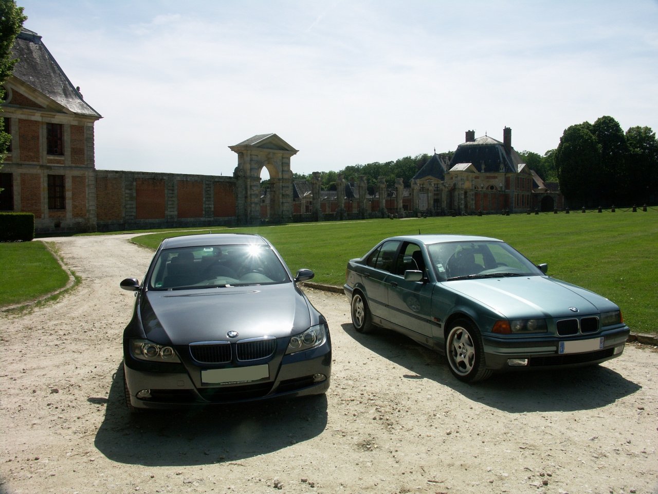 Le match: BMW 323i E36 versus 325i E90 – Tonton Greg