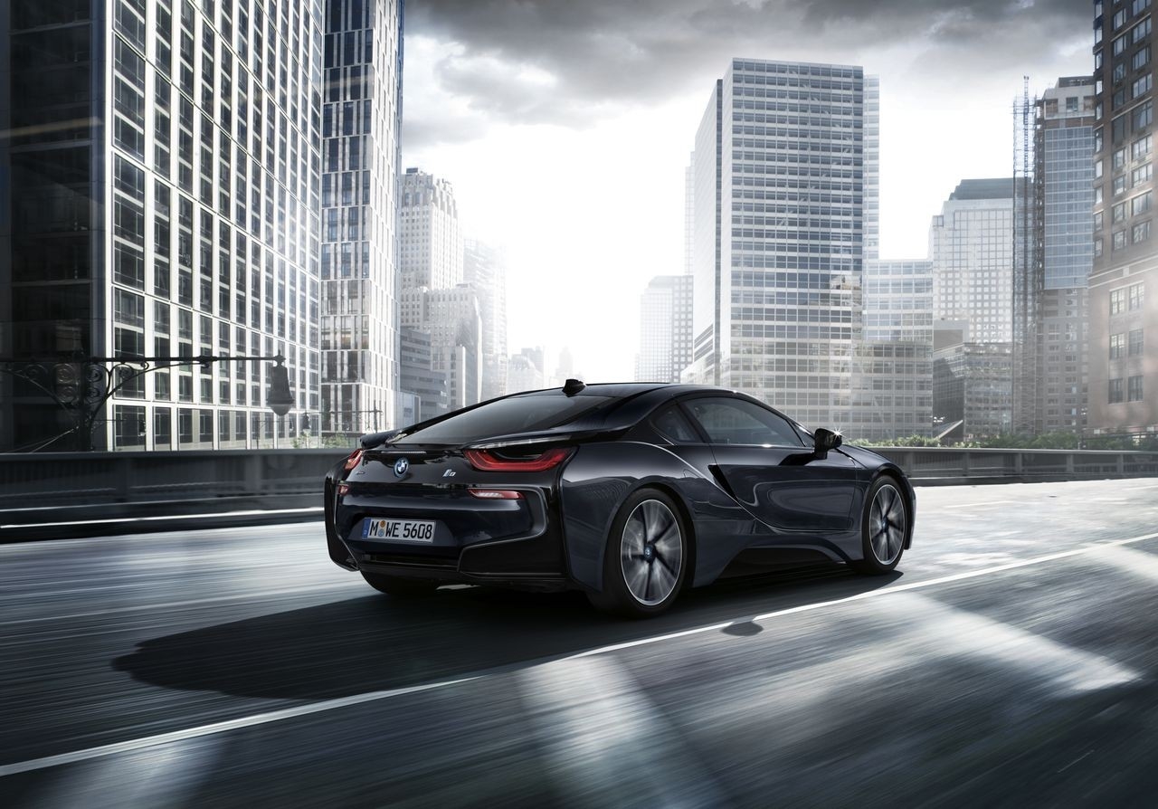 BMW i8 Protonic Dark Silver Edition
