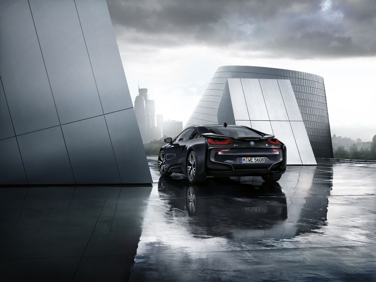 BMW i8 Protonic Dark Silver Edition