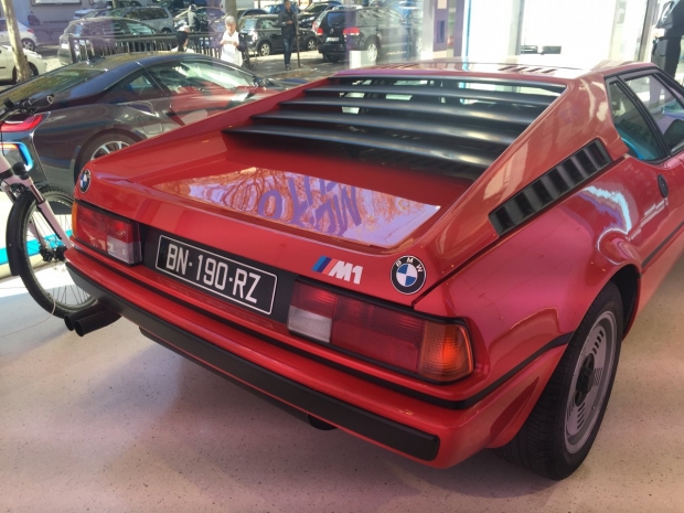 BMW M1 - Brand Store BMW George V