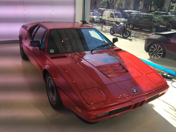 BMW M1 - Brand Store BMW George V