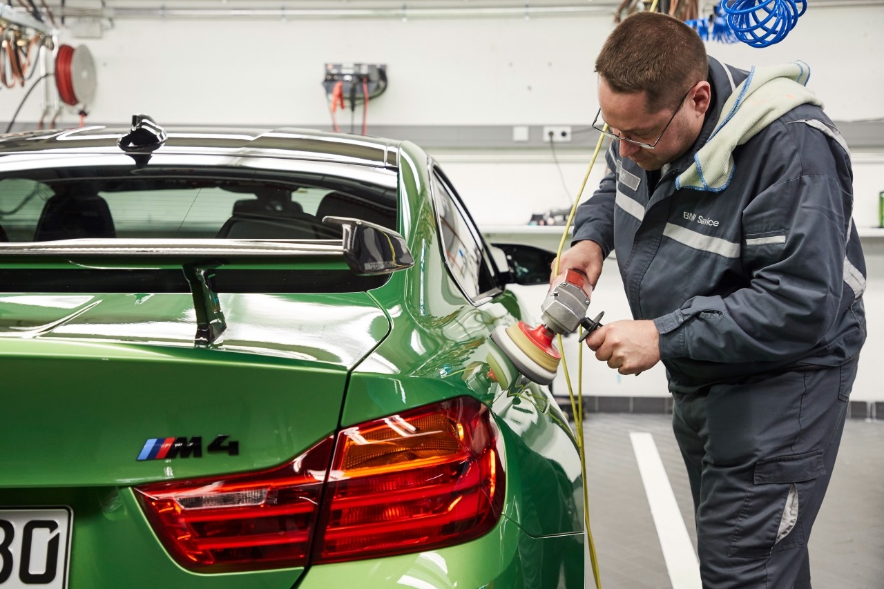 Le champion DTM Marco Wittmann reçoit une BMW M4 Coupe M Performance