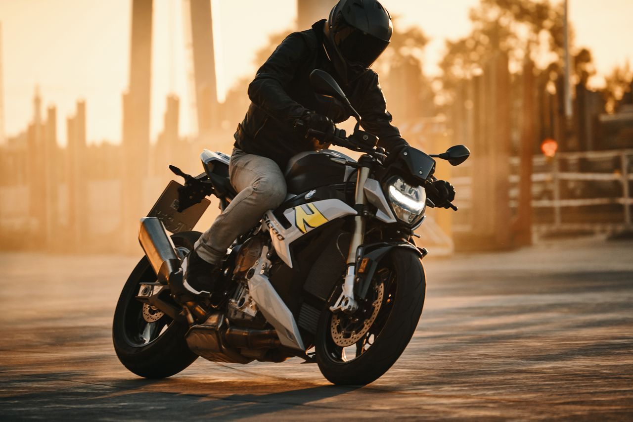 BMW-S1000R-2021-22