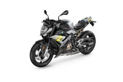 BMW-S1000R-2021-01