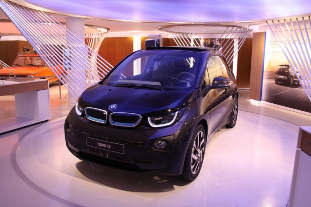 BMW Brand Store George V - BMW i3