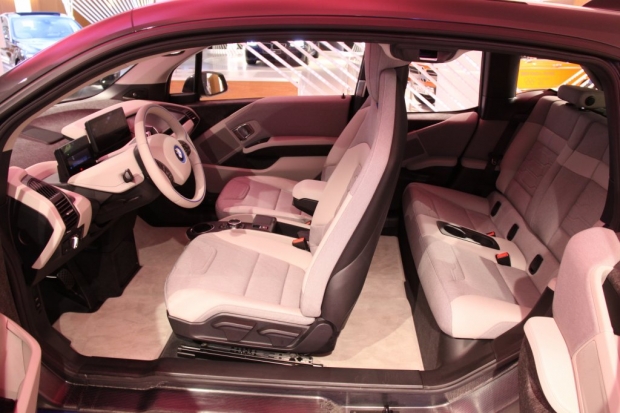 BMW Brand Store George V - BMW i3