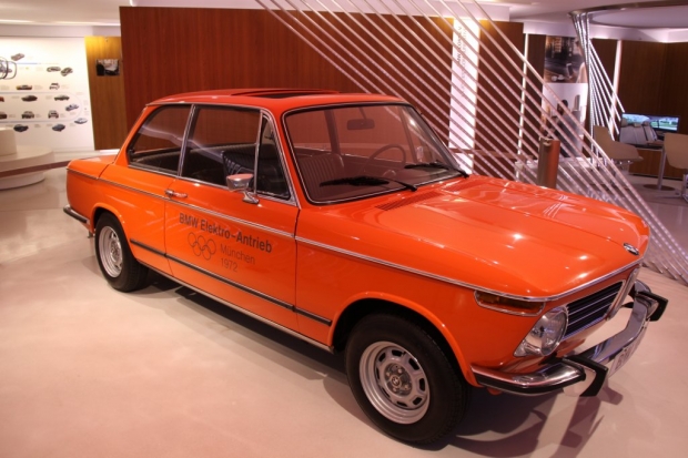 BMW Brand Store George V - BMW 1602 Elektro-Antrieb