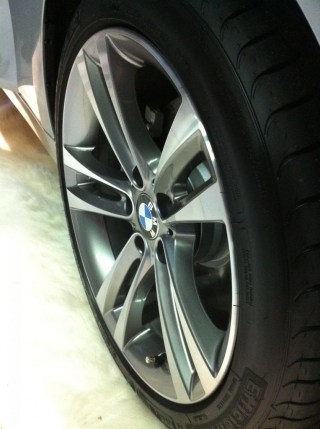 Une jante d ela 328i Sport Edition